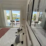 Frontline Apartment La Cala De Mijas